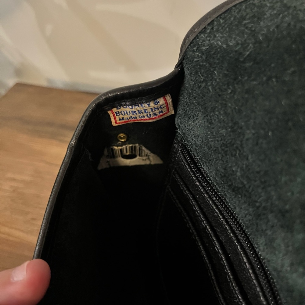 Dooney & Bourke Vintage Black Leather Crossbody Bag with Strap - Picture 7 of 7